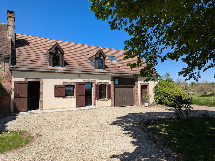Gîte pour 7 personnes, avec Jardin et Piscine à Chêne-Arnoult