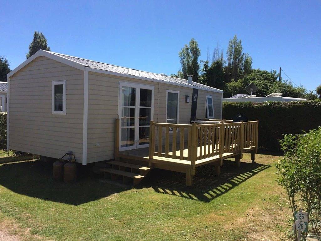Zecamping 4* 500m plage piscine couverte mobil-home Tv Bbq 32m2 in Quettehou, Cherbourg und Umgebung