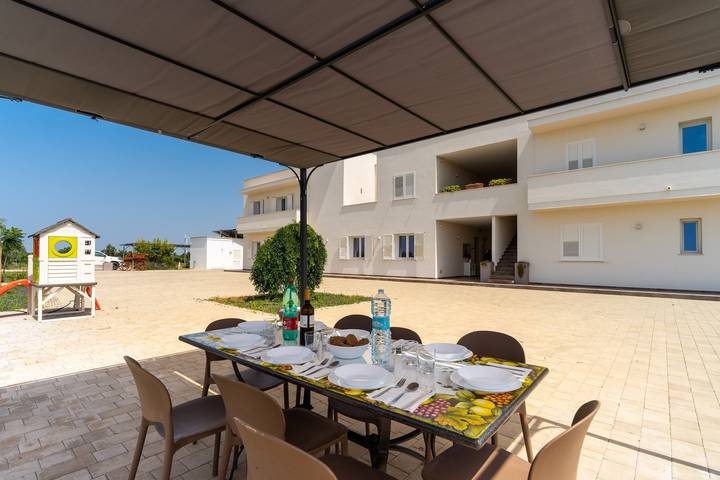 Apartamento entero, Apartamento 'Le Scuderie 8' con piscina compartida, Wi-Fi y aire acondicionado in Galatone, Provincia de Lecce