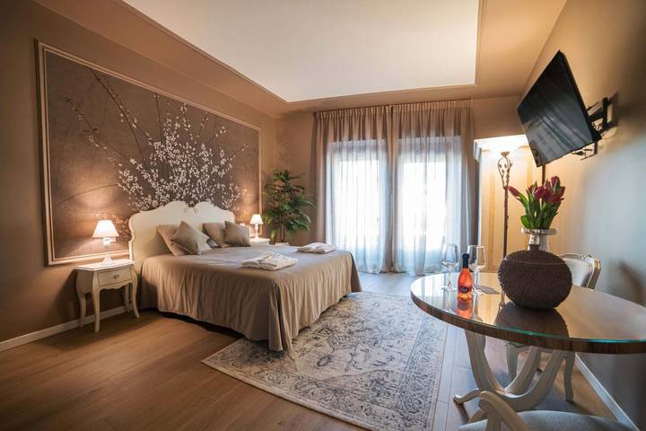 Entire apartment, Apartment 'Bloom' with Wi-Fi and Air Conditioning in Centro Storico di Verona, Verona