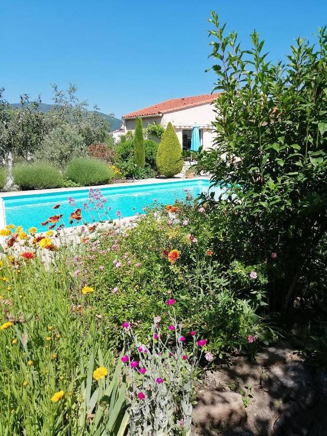 Maison d’hôte pour 2 personnes, avec Terrasse et Jardin ainsi que Piscine et Vue
