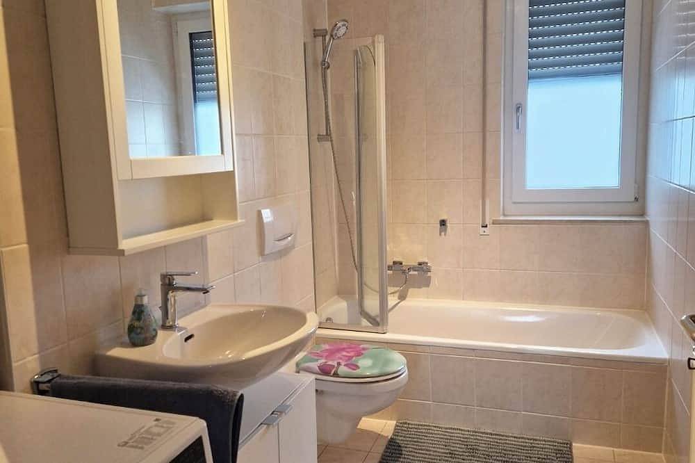 Ganze Wohnung, Möbliertes Wohnen Nähe des Plauener Altmarktes mit Sonnenbalkon in Plauen, Chemnitz und Umgebung