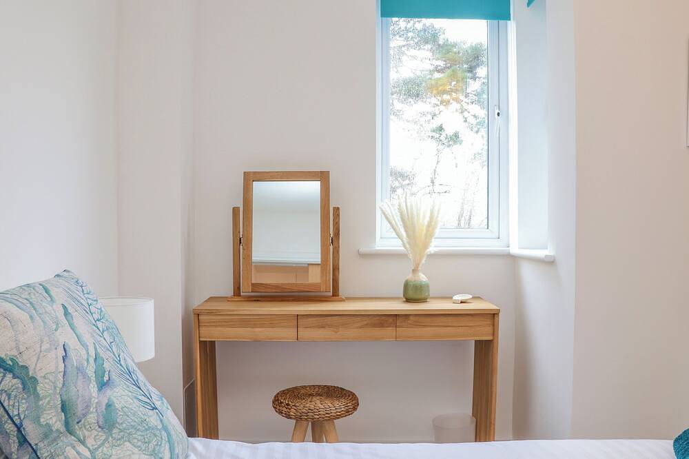 Upper Deck, family friendly, with a garden in Truro in Cornwall