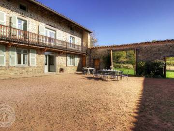 Gîte for 15 People in Luré, Roanne region, Photo 2