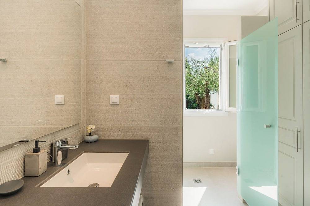 Private Villa at the headline with a panoramic view close to the main village in Kassiopi, Corfu