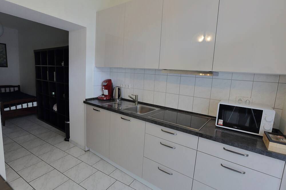 Ganze Wohnung, City-Apartment 1 - Direkt an der Fußgängerzone und dem Schlosspark Brühl gelegen in Phantasialand, Brühl