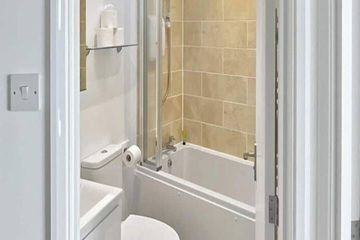 Apartamento entero, Number 2 is a newly converted first floor, two bedroom, 4 star apartment, located within a short wal in Gosport, Hampshire