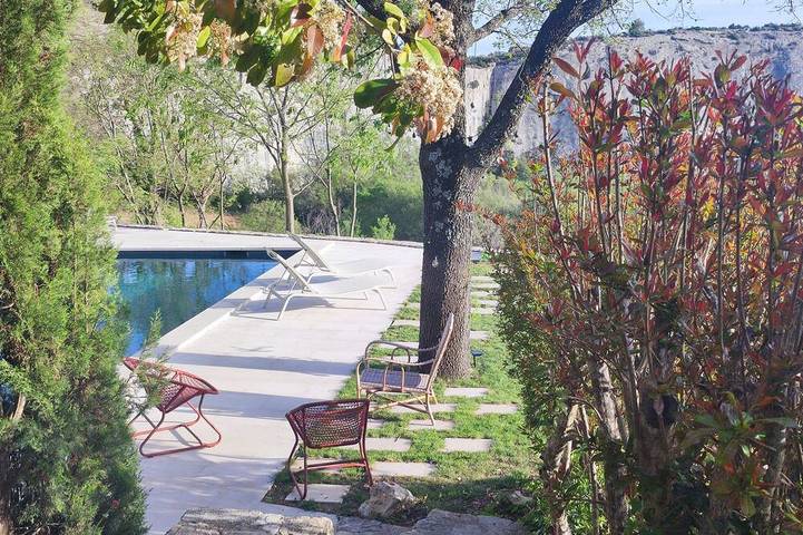 Location de vacances pour 8 personnes, avec jardin à Lioux - 4