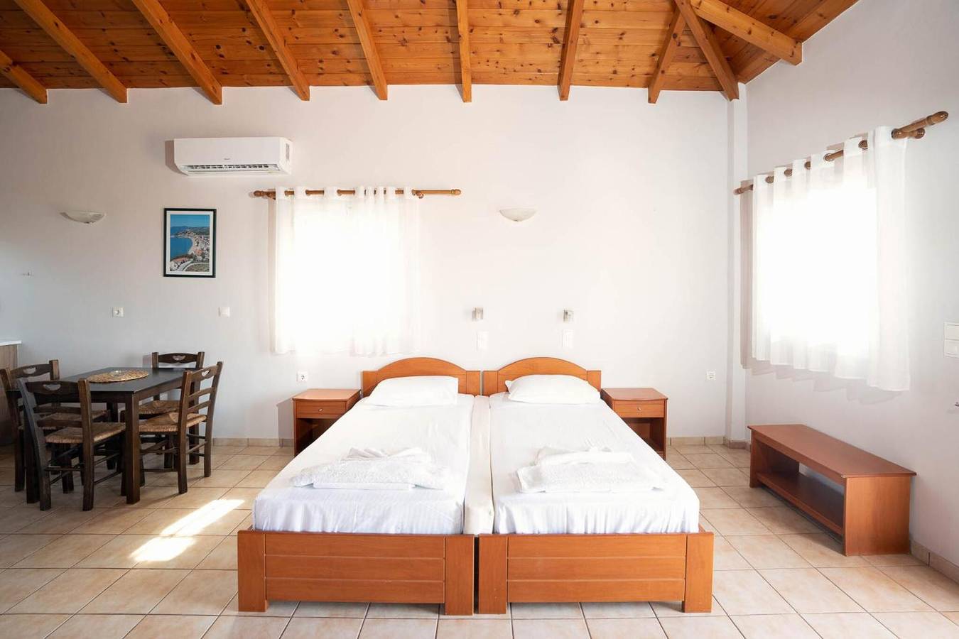 Ganze Wohnung, Apartment 'Chroma' mit Meerblick, Wlan und Klimaanlage in Finikounda, Messenien