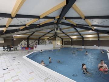 Ferienhaus für 8 Personen, mit Terrasse und Pool sowie Sauna und Garten, mit Haustier in Ediger-Eller