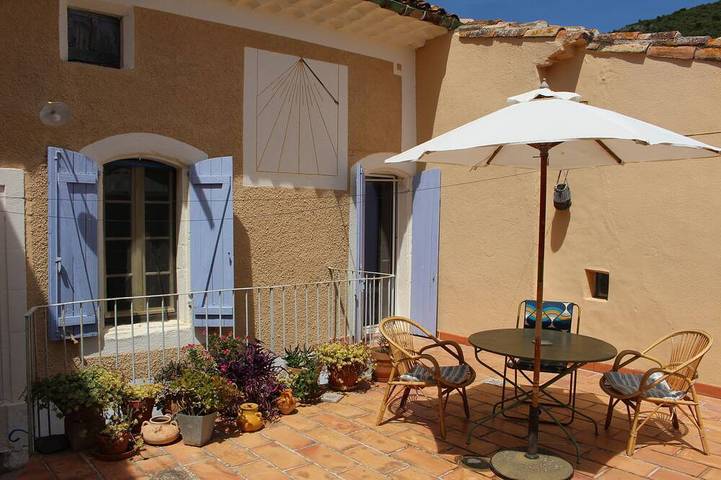 Location de vacances pour 7 personnes, avec Terrasse à Vailhan