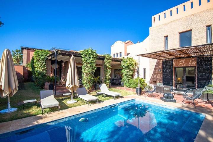 Villa pour 6 personnes, avec piscine ainsi que vue et jardin, animaux acceptés à Marrakech