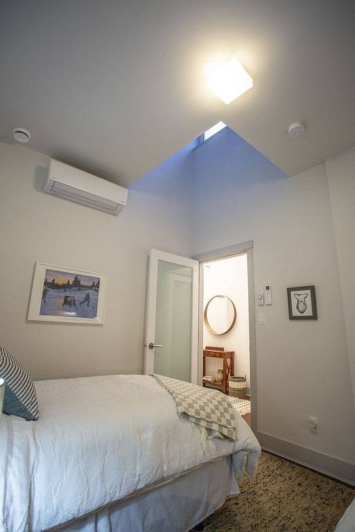 Ganze Wohnung, Baker Street Central - Balkon mit unglaublichem Bergblick in Nelson, Whitewater Ski Resort