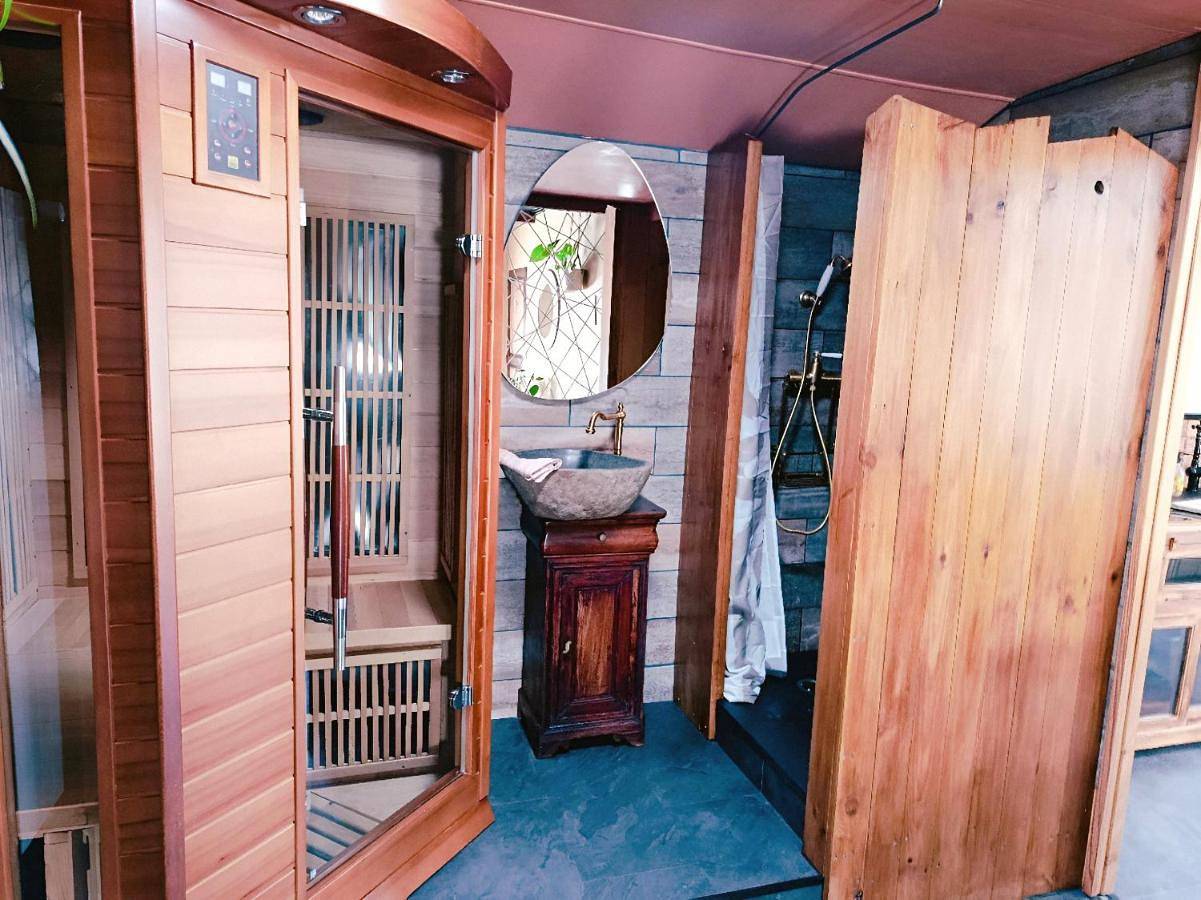 Appartement entier, Hébergement atypique, Spa et Sauna privatif - L'Enchanteuse in Nesmy, Région de La Roche-sur-Yon