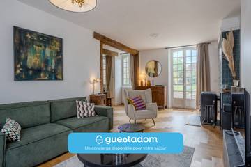 Gîte pour 10 personnes, avec jardin à Bessé-sur-Braye