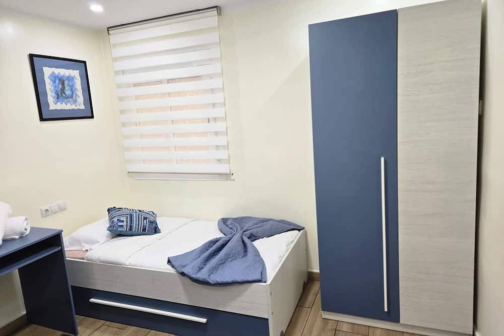Entire apartment, Modern Whole Lodging, Barcelona Terrassa in Terrassa, Barcelona Inland