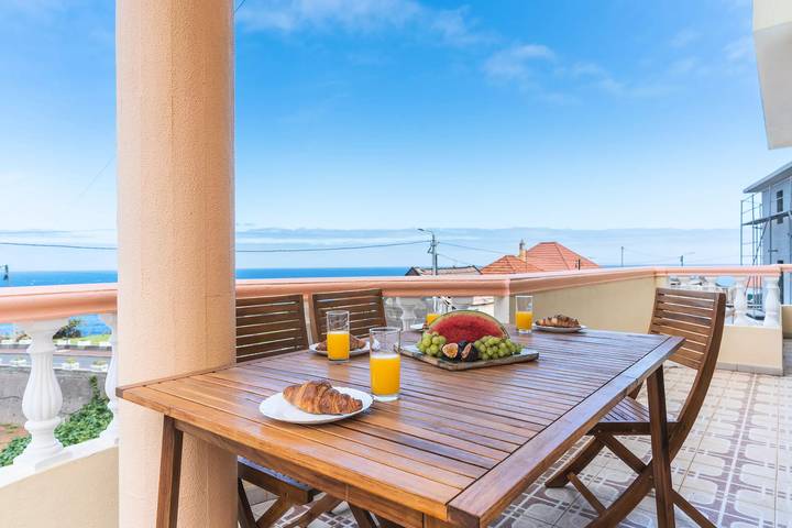 Location de vacances pour 8 personnes, avec vue et balcon à Porto Moniz - 2