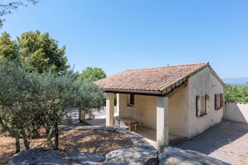 Village Vacances pour 5 Personnes dans Joyeuse, Ardèche, Photo 1
