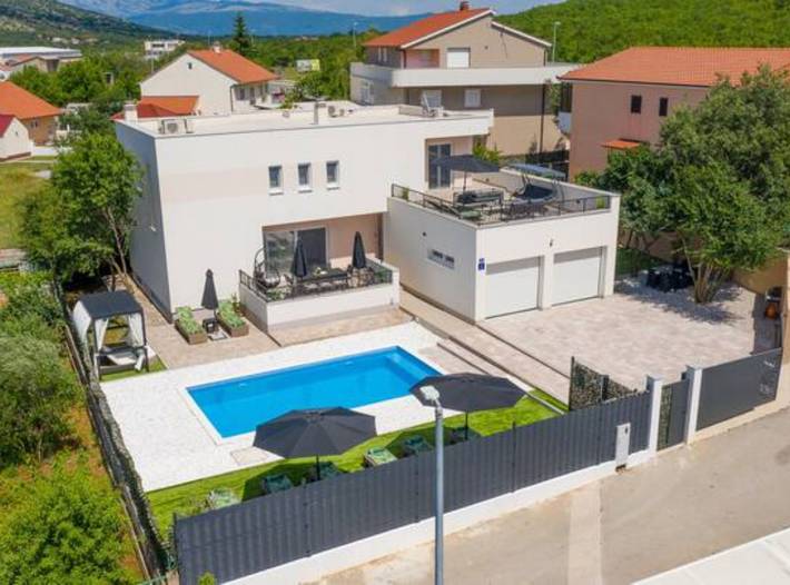 Villa für 10 Personen mit Garten in Dalmatinisches Zagora