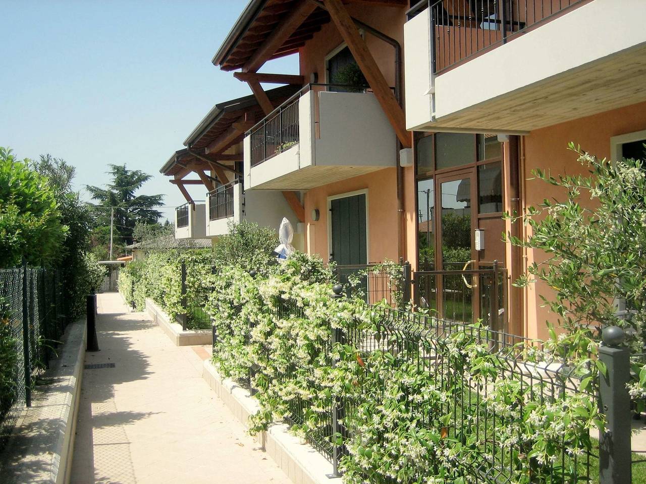 Charmanter Rückzugsort am Seeufer in Lazise, Gardasee-Berge