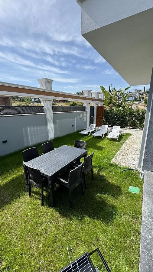 Villa for 6 people, with view and garden - 1