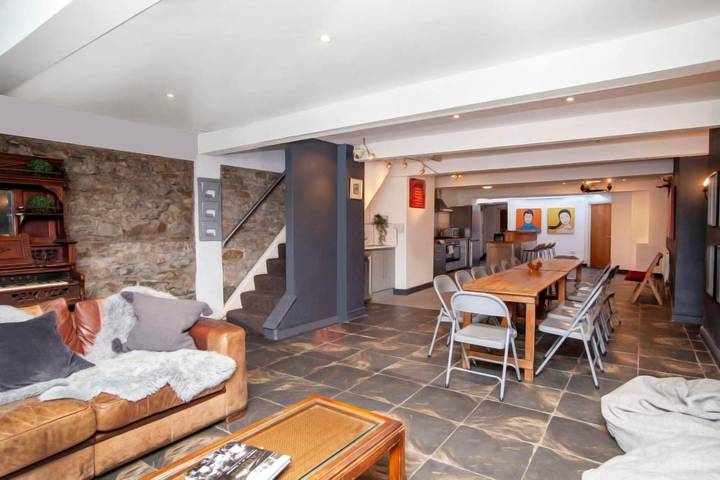 Holiday rental for 10 people, with lake view, with pets in Cardiff Bay