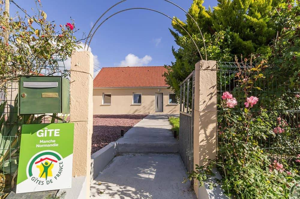 Maison de campagne au calme avec jardin et vélos à disposition in Vesly, Région de Coutances