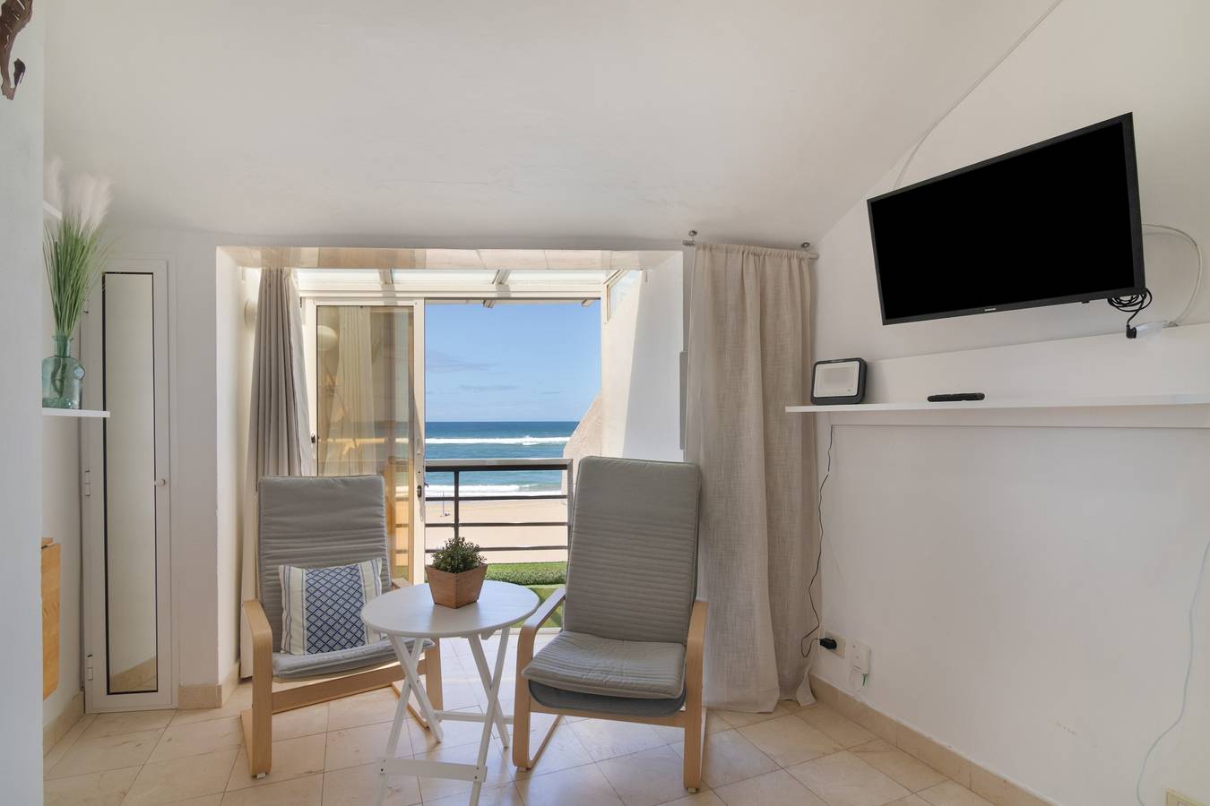 Estudio entero, Estudio de vacaciones 'Primera Linea' con vistas al mar, balcón y Wi-Fi in Las Palmas de Gran Canaria Centre, Las Palmas de Gran Canaria
