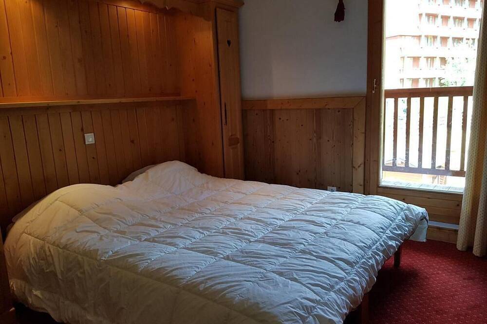 Entire apartment, 50m from ski slopes, 2nd floor, view mountain, fitness, swimming pool, sauna, balcony in Les Arcs, Bourg-Saint-Maurice