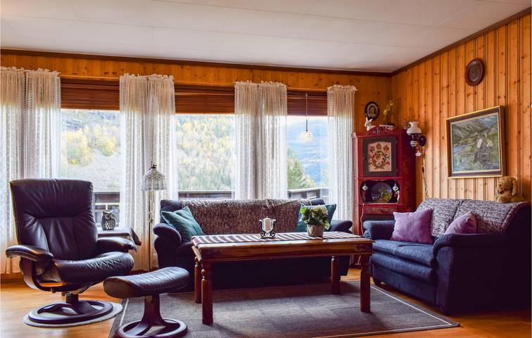 Casa de vacaciones para 9 personas con jardín in Bygland