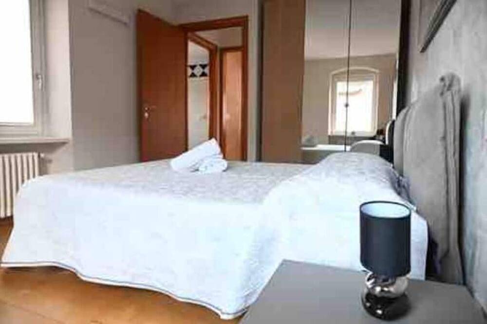 🏡 Panoramic House in Cassone - Renovated Apartment with Lake View in Cassone di Malcesine, Malcesine