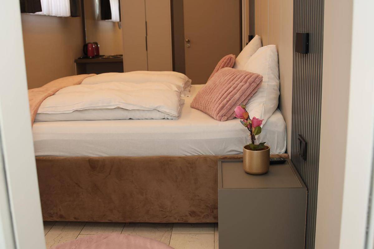 Charming 1-Bedroom Retreat in Bad Salzuflen with Balcony & Wheelchair Access in Bad Salzuflen, Kreis Lippe