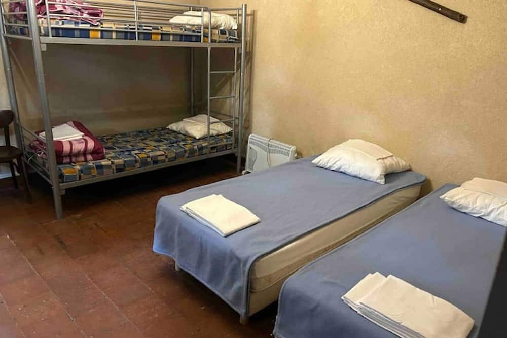 Gîte 16 personnes chez les 2 frères in Yvré-le-Pôlin, Sarthe