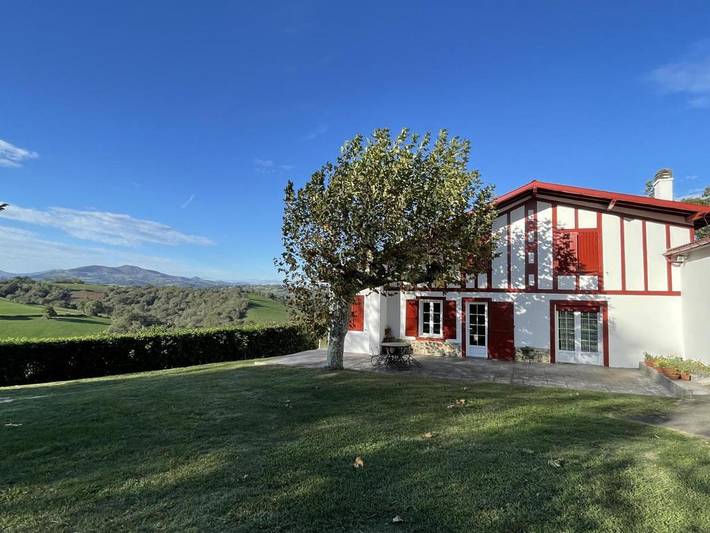 Location de vacances pour 2 personnes, avec terrasse à La Bastide-Clairence