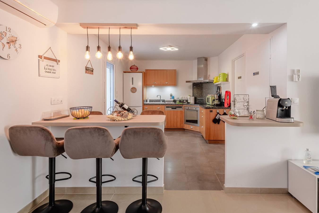 Havre de paix avec piscine privée, jacuzzi privé Wi-Fi et climatisation in Trèbes, Région de Carcassonne