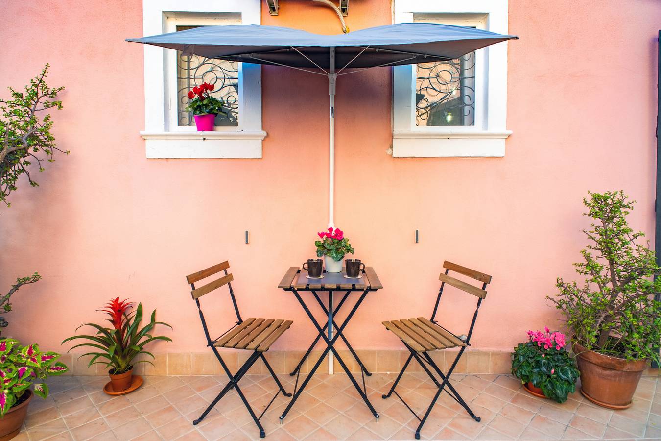 Appartamento intero, Appartamento di vacanza "Tropical Holiday House" con terrazza in comune e Wi-Fi in Catania, Catania e dintorni