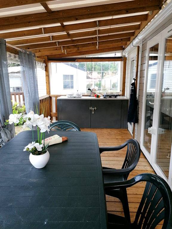 Camping pour 8 personnes, avec terrasse et piscine à La Tremblade - 3