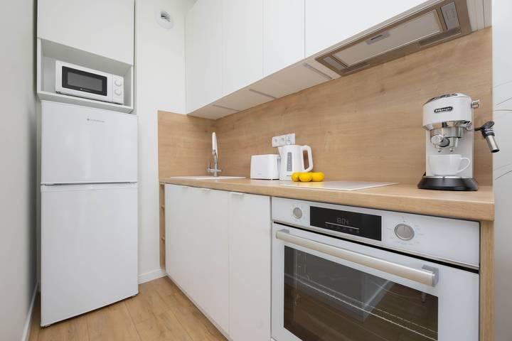 Ganze Wohnung, Modern Apartment on the Lake | Balcony with a View in Masowien