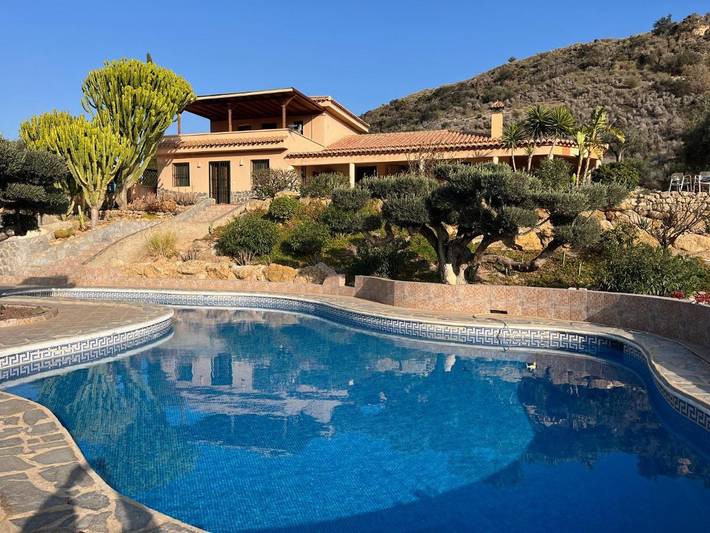 Casa rural para 8 personas, con Balcón y Terraza además de Jardín y Piscina en Antas - 2