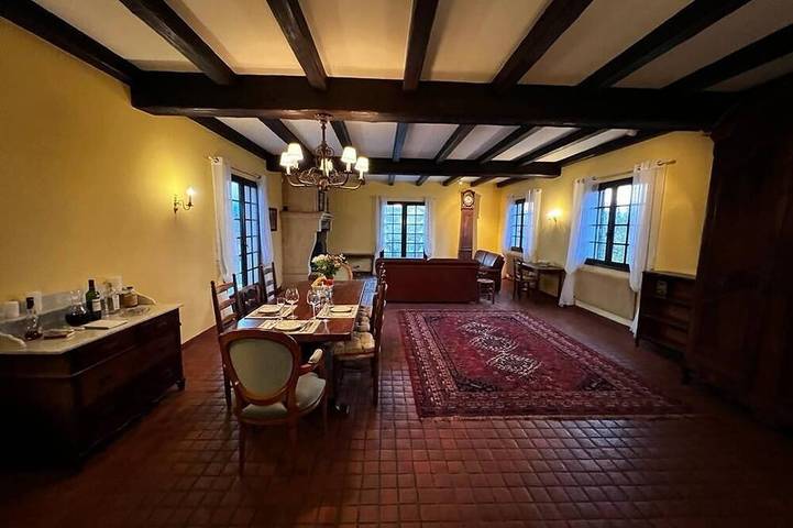 Location de vacances pour 8 personnes, avec jardin et balcon à Pujols (Gironde)