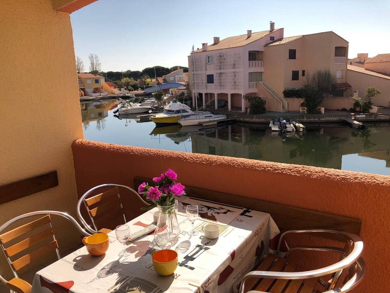 Studio entier, Studio cabine 4 pers avec piscine, parking sécurisé, Bbq et proche plage in Le Barcarès, Côte d'Améthyste