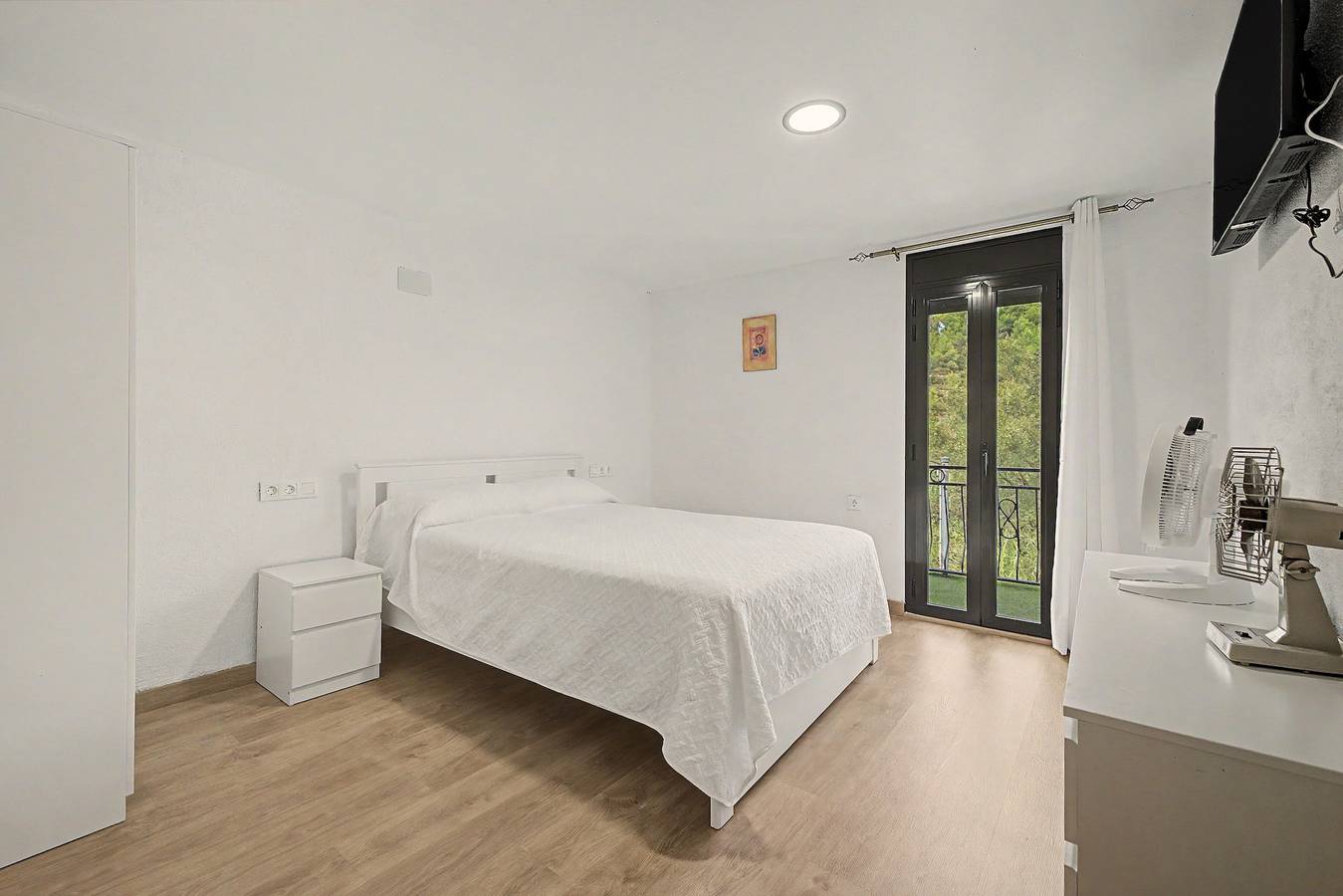 Hel lägenhet, Apartment 'Ca La Selma' with Balcony and Wi-Fi in Pla de Manlleu, Aiguamúrcia