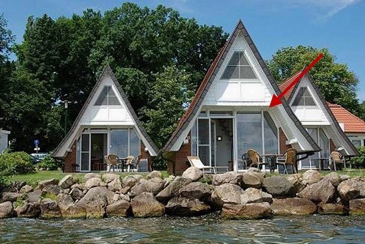 Ferienhaus für 4 Personen, mit Terrasse und Seeblick in Bad Kleinen