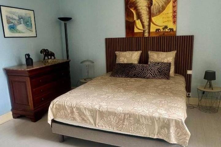 Location de vacances pour 12 personnes, avec Jacuzzi ainsi que Terrasse et Jardin à Lamonzie-Saint-Martin - 4