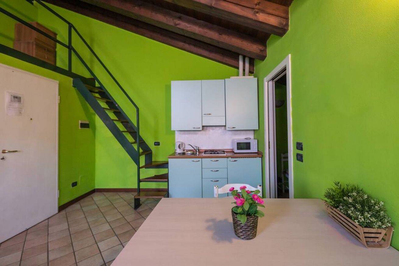 Apartamento entero, Apartamento de vacaciones para 2 personas in Desenzano del Garda, Montañas Garda