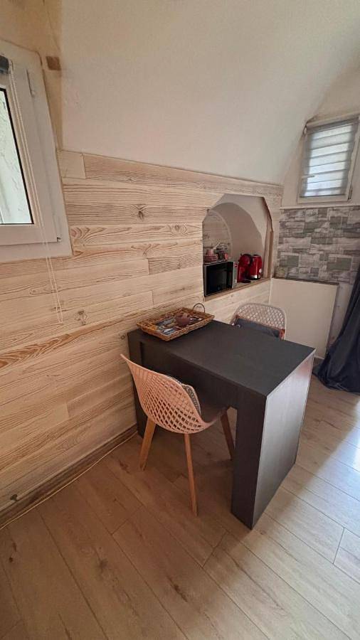 Appartement entier, Studio in Balaruc-le-Vieux, Côte méditerranéenne (France)