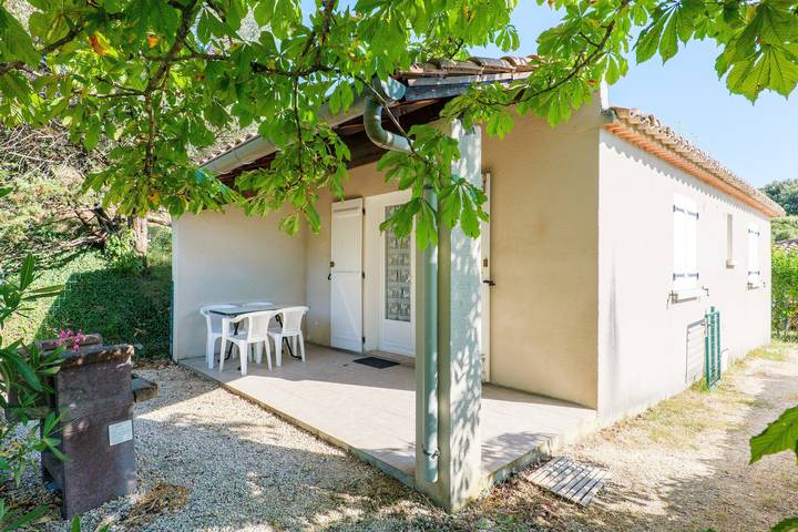 Vakantiehuis 'Le Cade - La Fontinelle' in Bessas, Ardèche