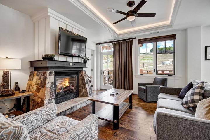 Bungalow para 11 personas, con jacuzzi y piscina además de balcón y sauna en Colorado