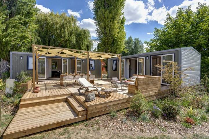 Camping pour 10 personnes, avec jardin et piscine
