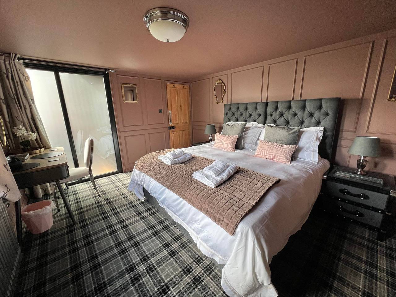 Boutique Barn - Sleeps 4, Parking & Private Garden in Mautby, Great Yarmouth